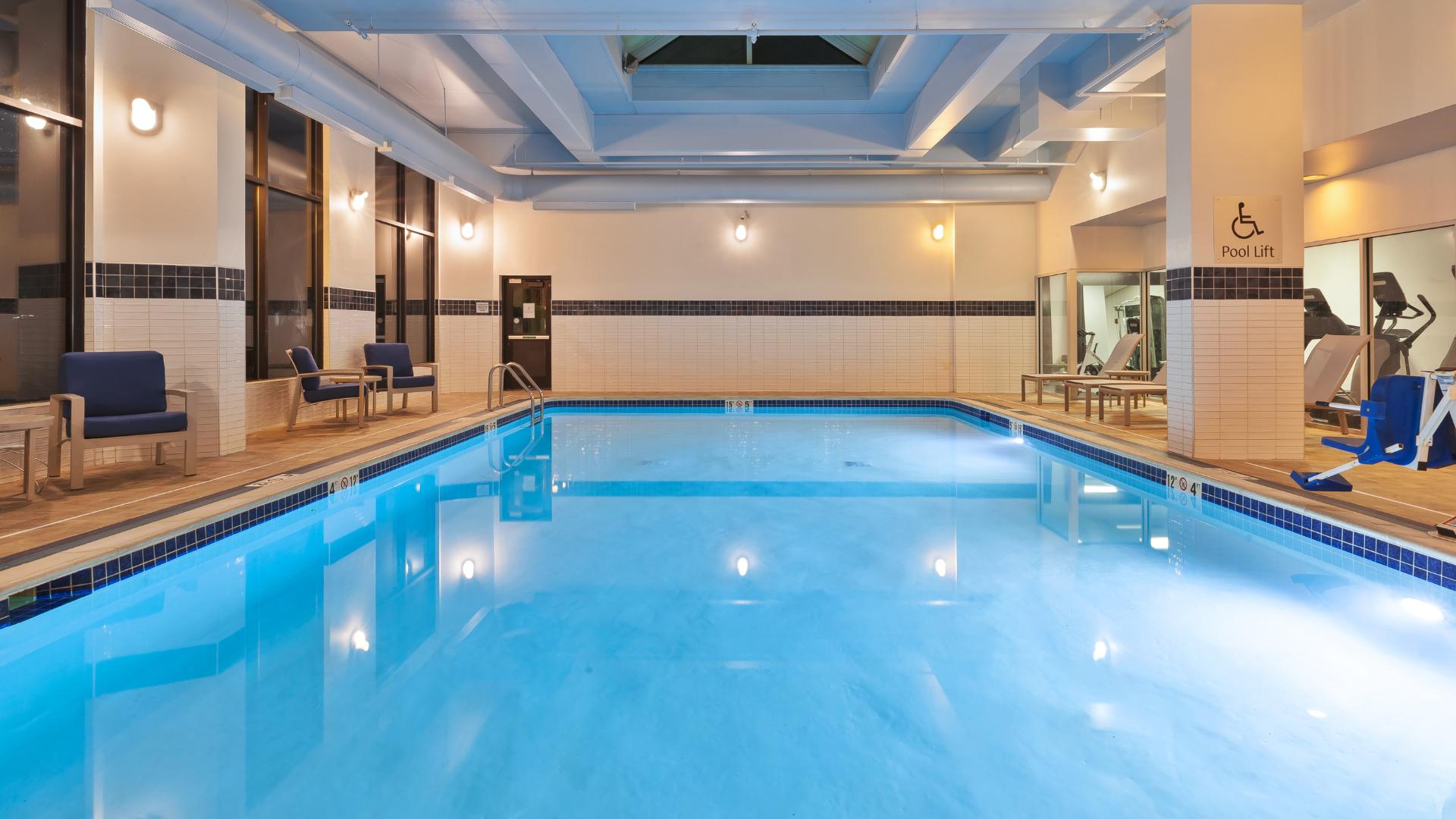 Hotel Оберн-Хиллс Экстерьер фото